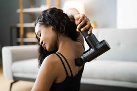 Pistolet de massage a la main